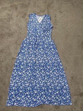 Sleeveless Blue & White Floral Maxi Dress V-neck